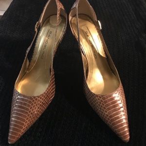 Bandolino Brown and Gold Snake Skin Pumps